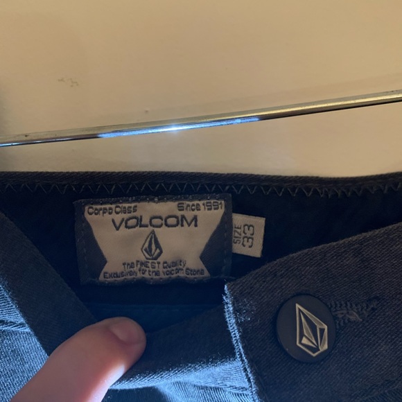 Volcom Shorts - Picture 3 of 3